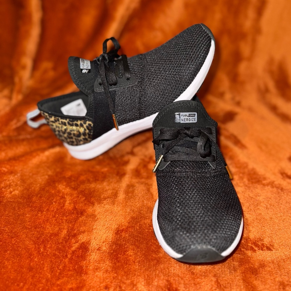 Women’s new balance size 6